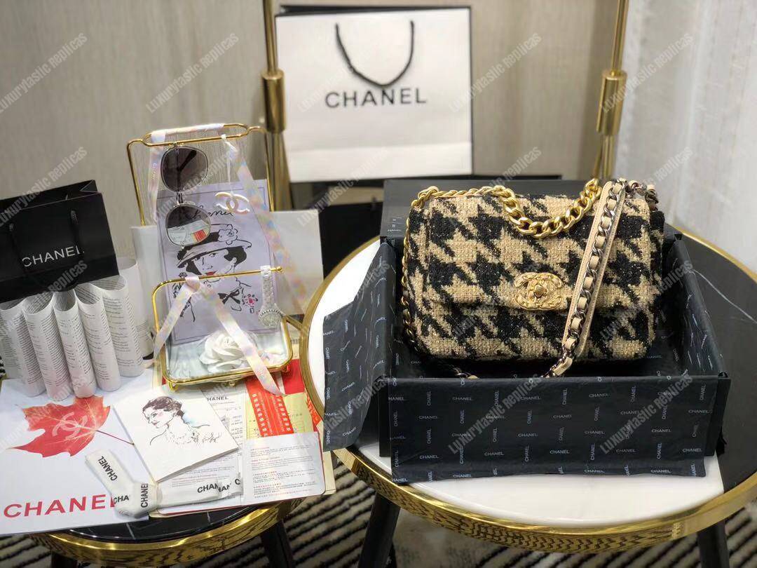 Ch*el 19 maxi flap bag tweed beige & black