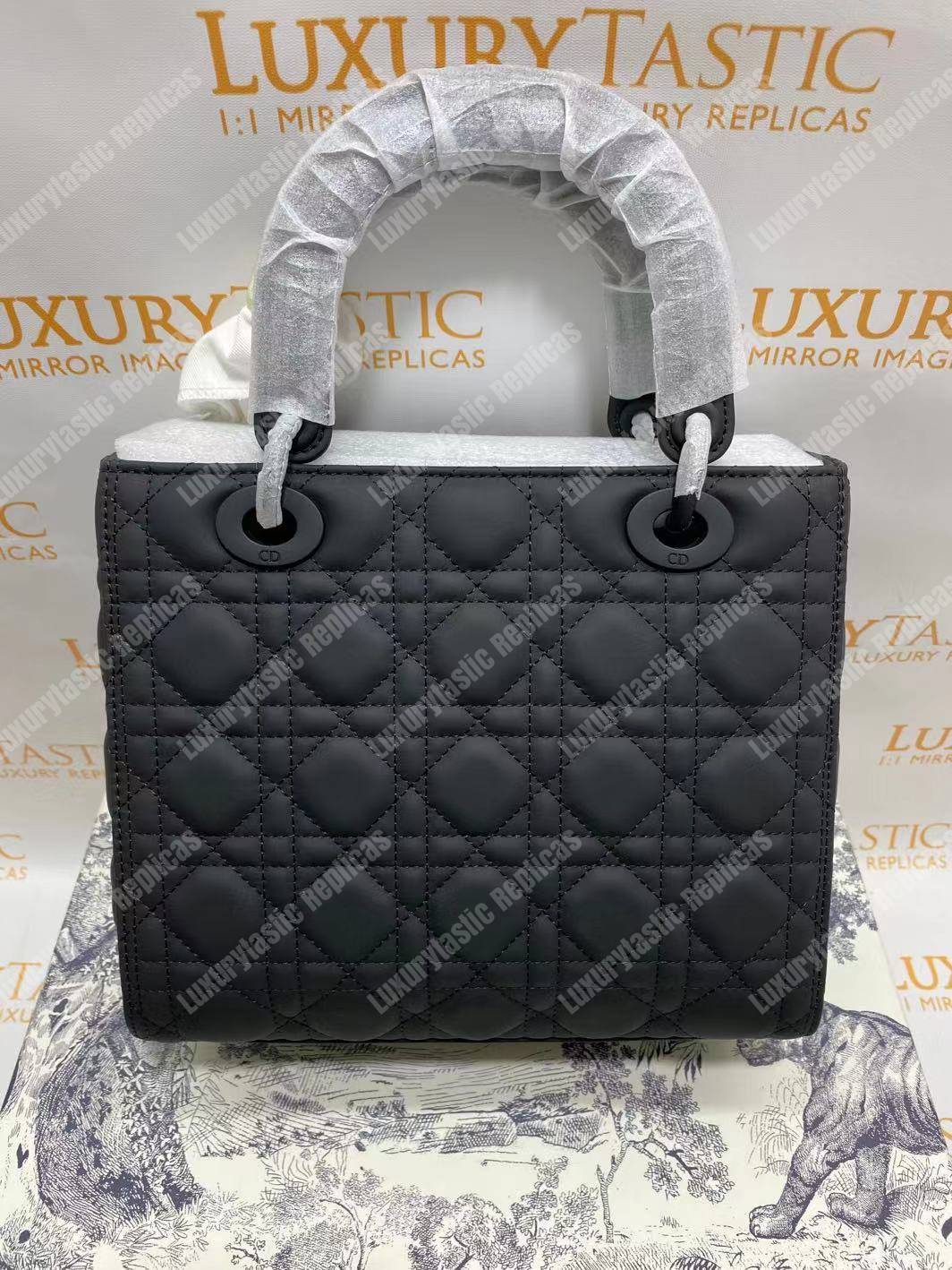 lady D*or ultra-matte medium bag black