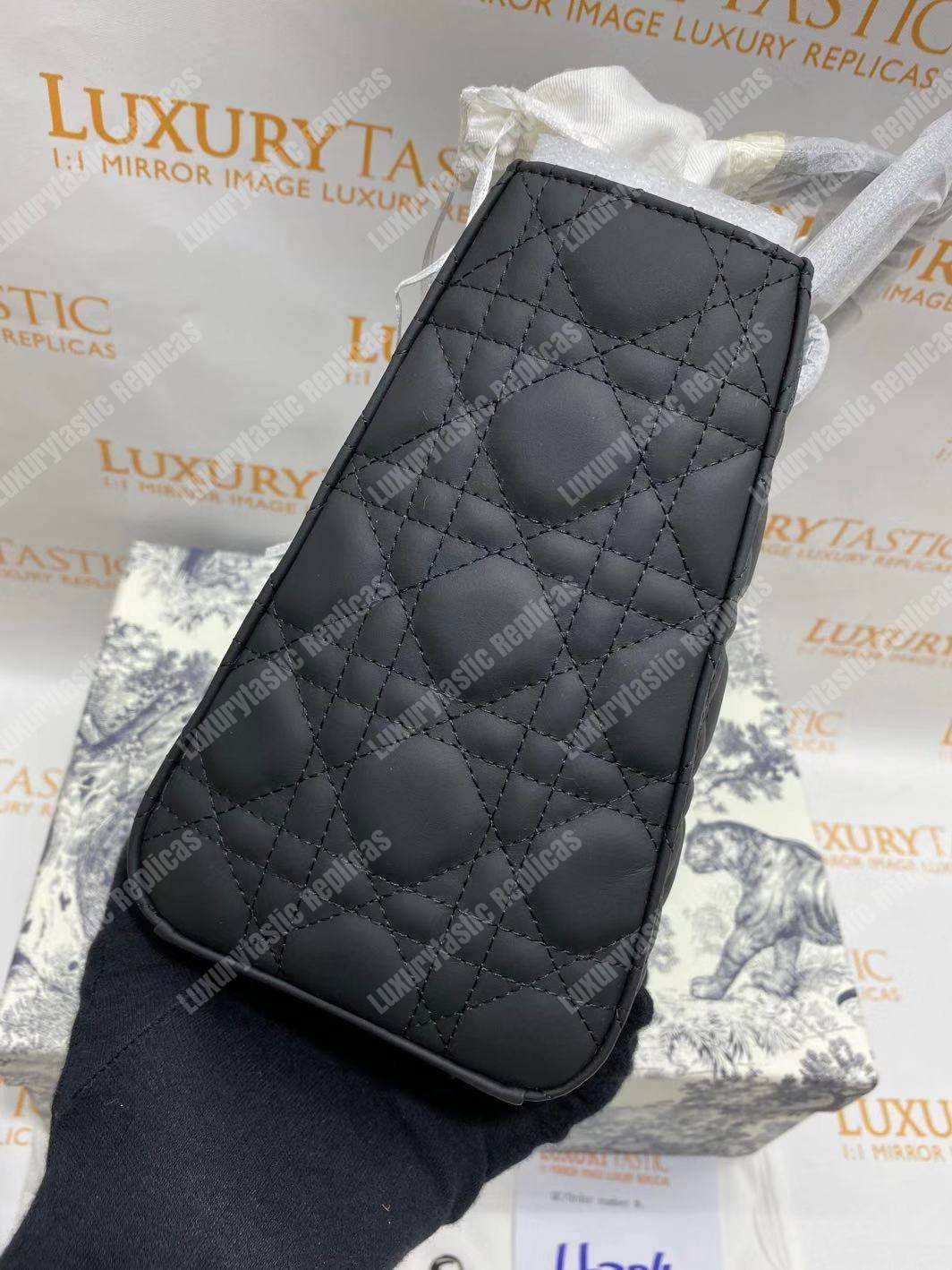 lady D*or ultra-matte medium bag black