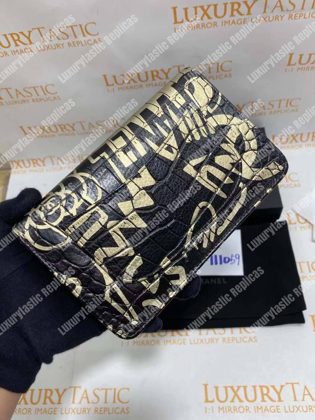 Ch*el wallet on chain – woc crocodile-embossed print gold-toned
