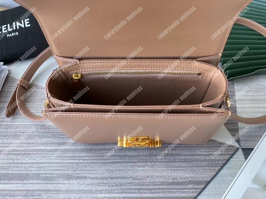 Ce**e teen triomphe bag in shiny calfskin nude
