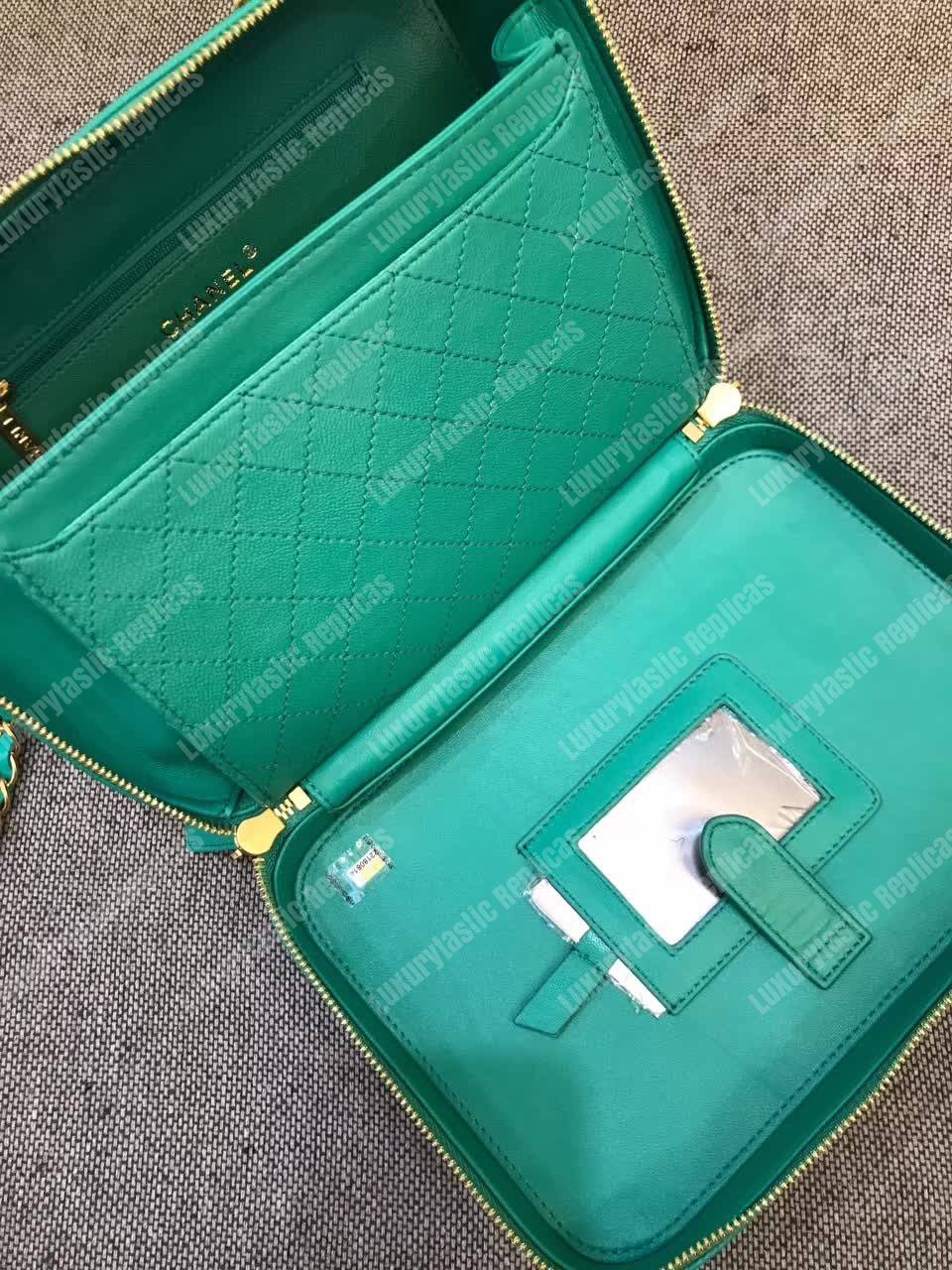 Ch*el large vanity case green