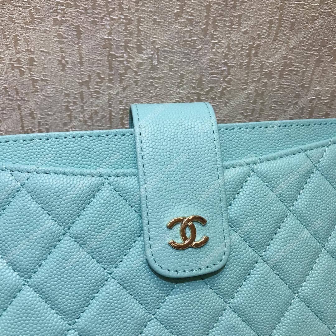 Ch*el classic pouch caviar leather sky blue