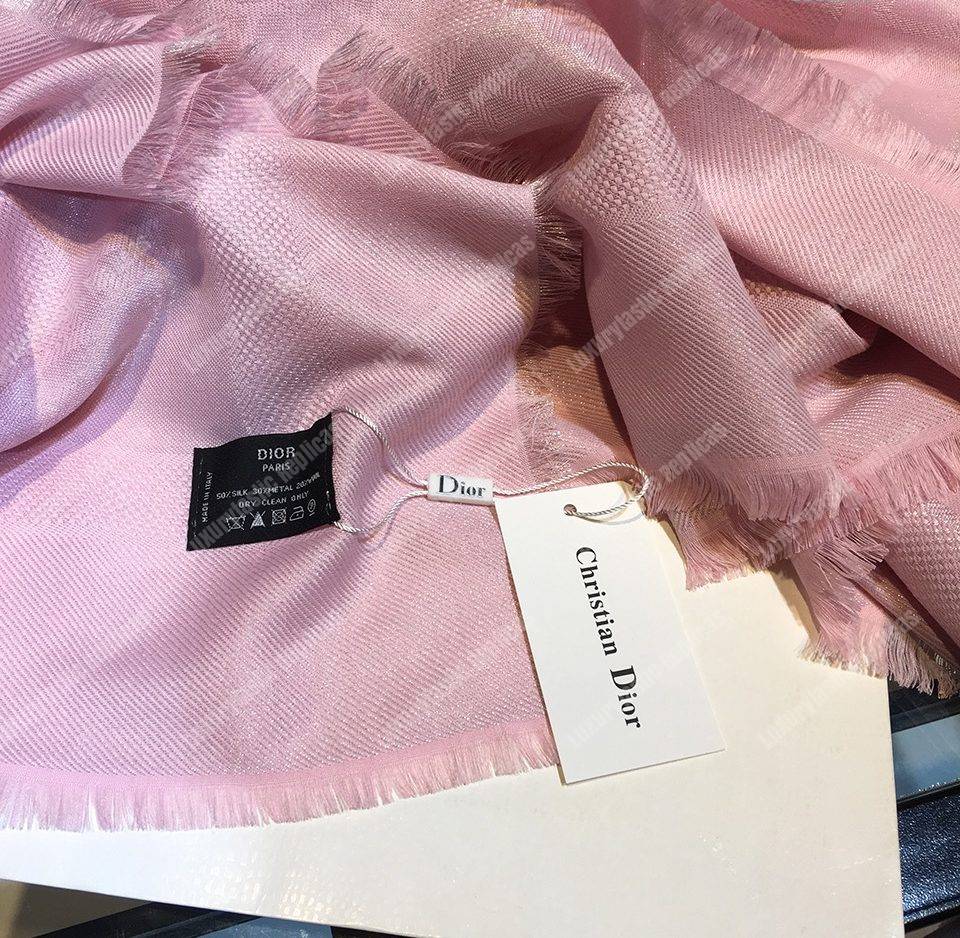 CD Oblique 140 Stole Pink