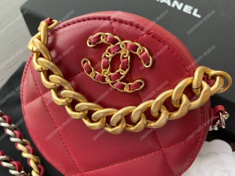 Ch*el 19 clutch with chain red