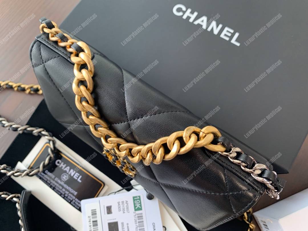 Ch*el 19 wallet on chain black