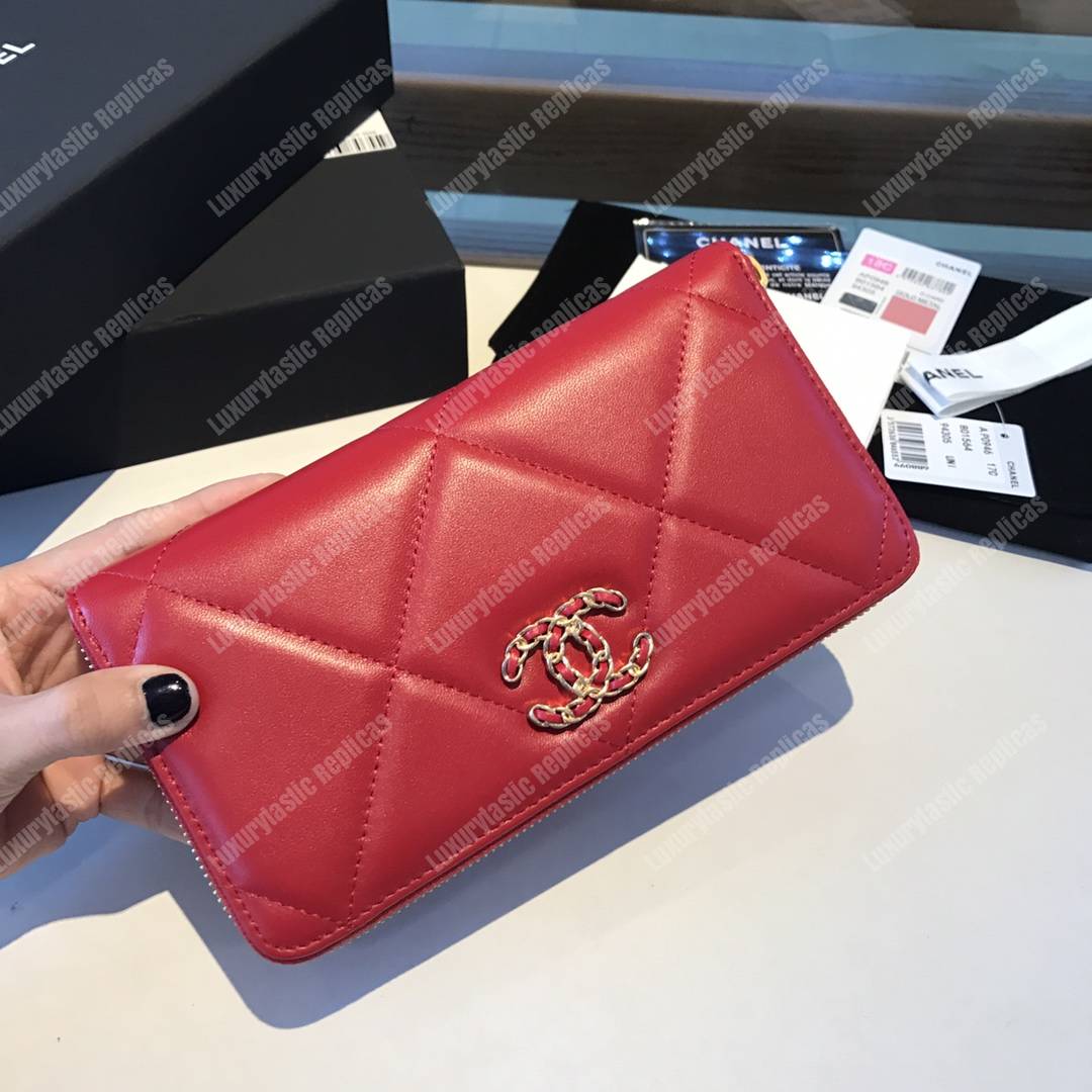Ch*el 19 long zipped wallet scarlet