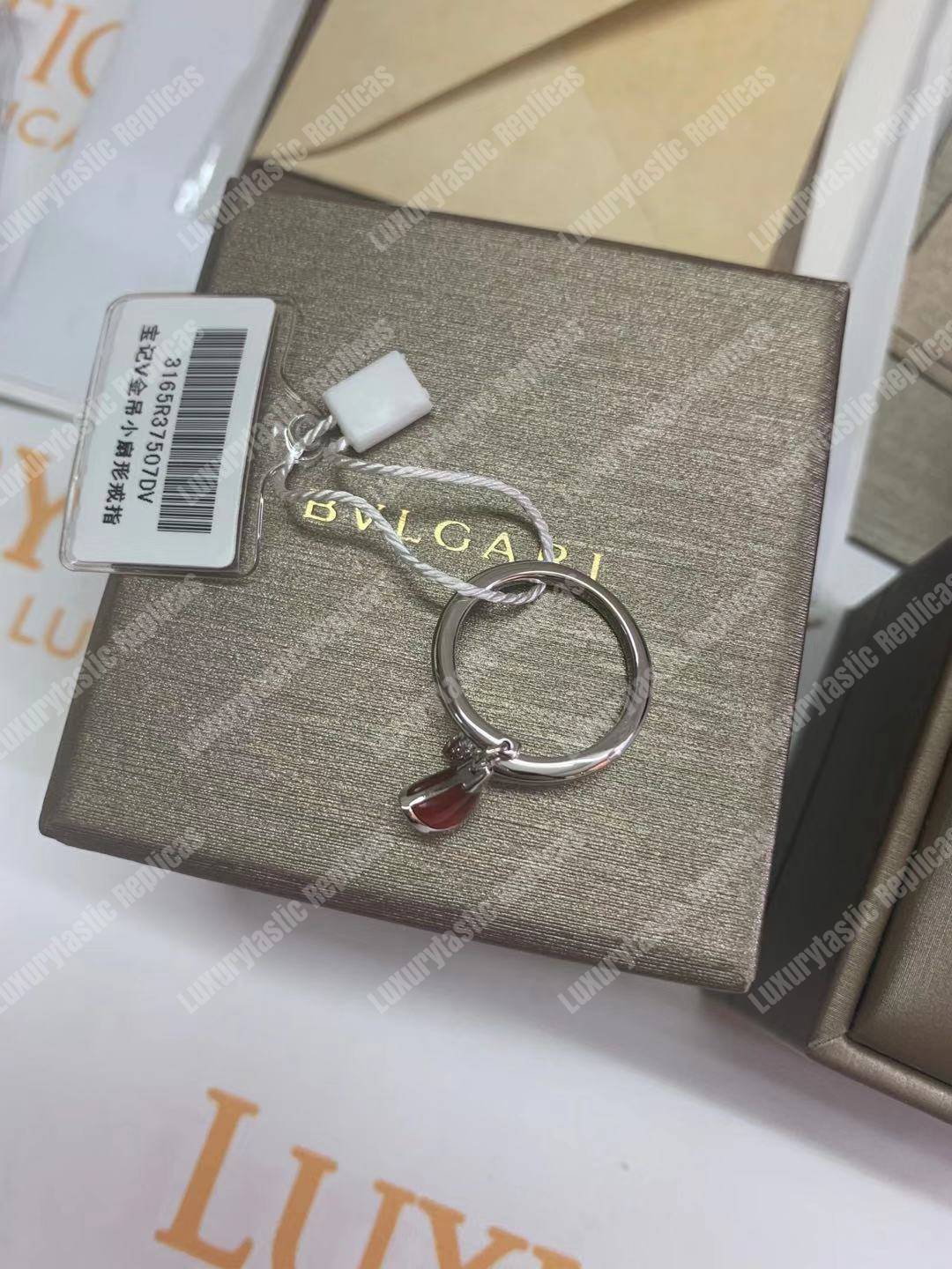 B*l*ai divas’ dream ring red