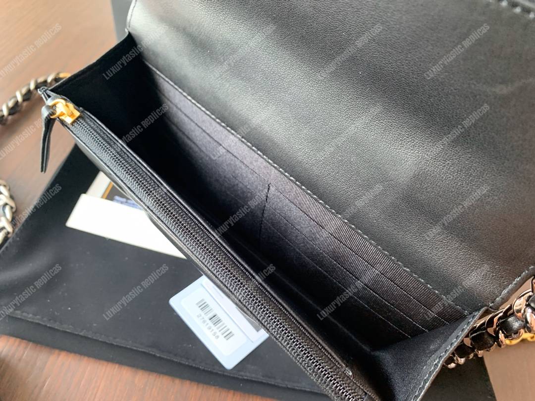 Ch*el 19 wallet on chain black