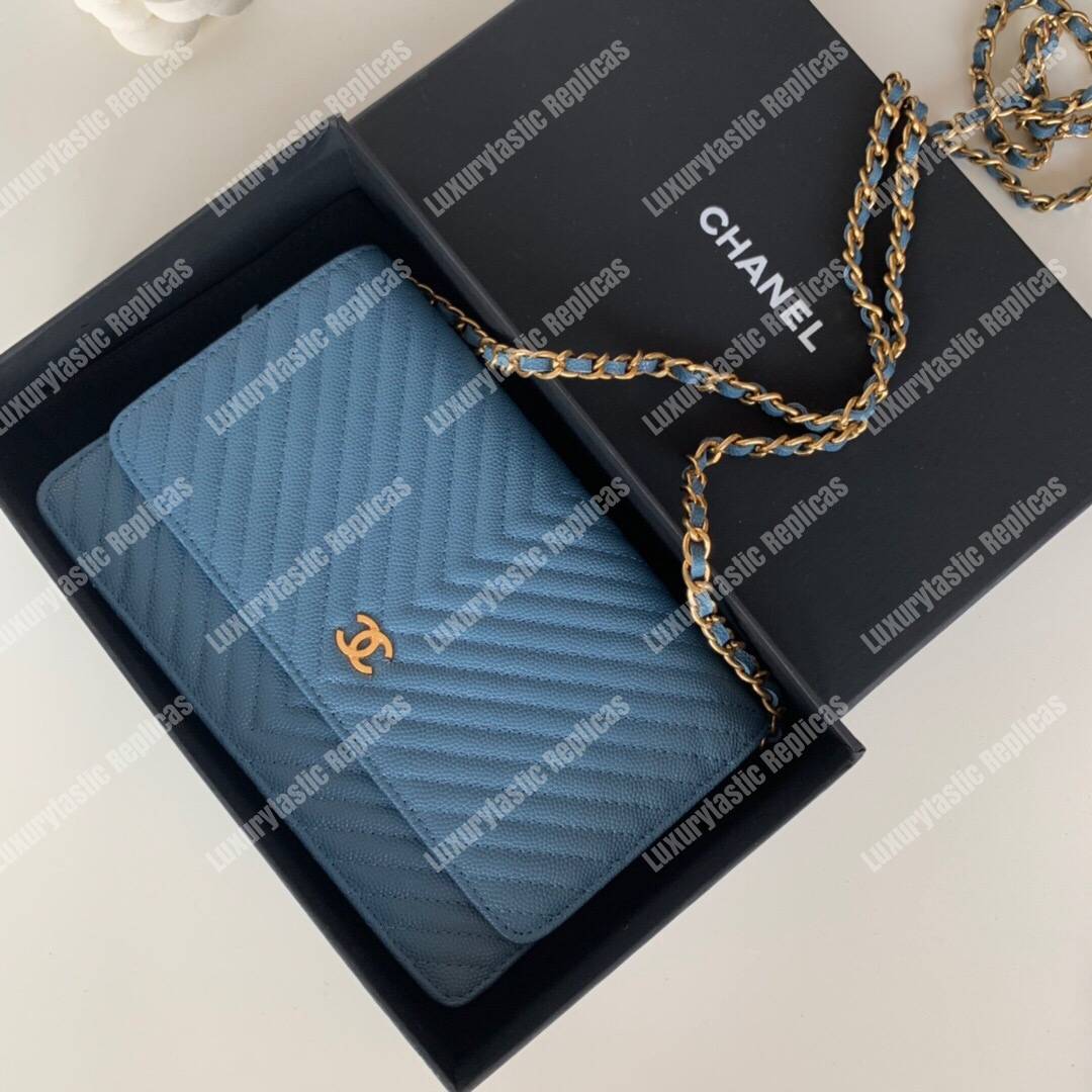 Ch*el wallet on chain airforce blue