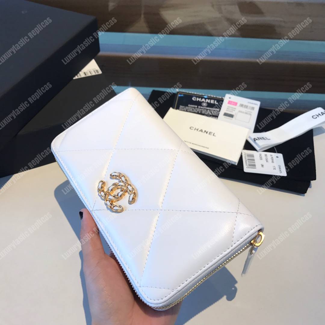 Ch*el 19 long zipped wallet white