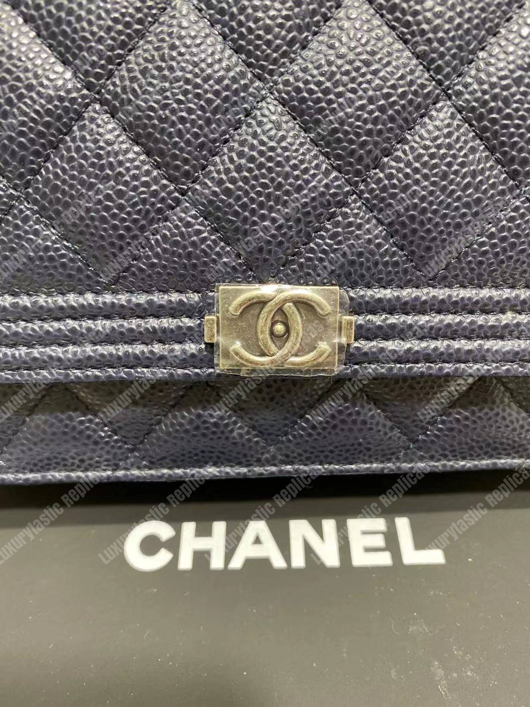 Ch*el le boy wallet on chain – woc dark blue caviar silver-toned