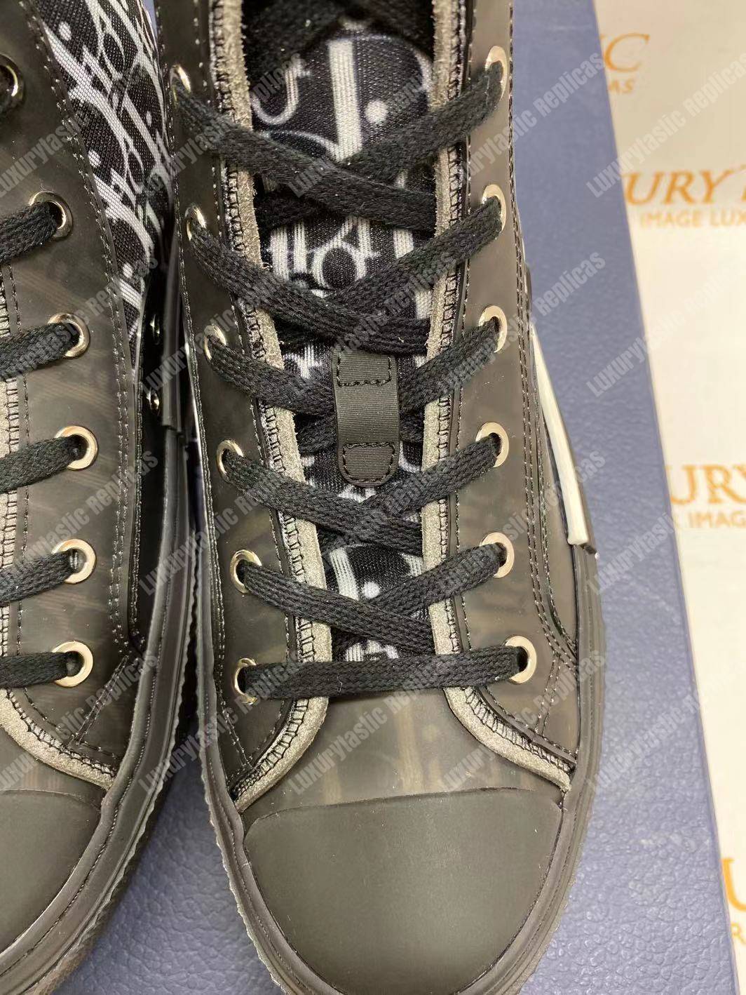 D*or “b23” high-top D*or oblique sneaker