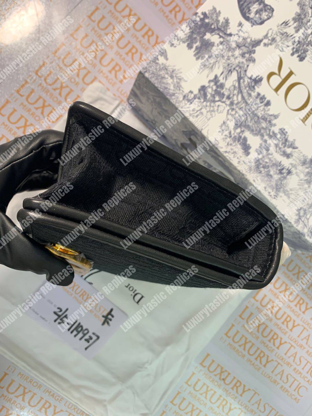 D*or wavy-effect 30 montaigne bag with chain black