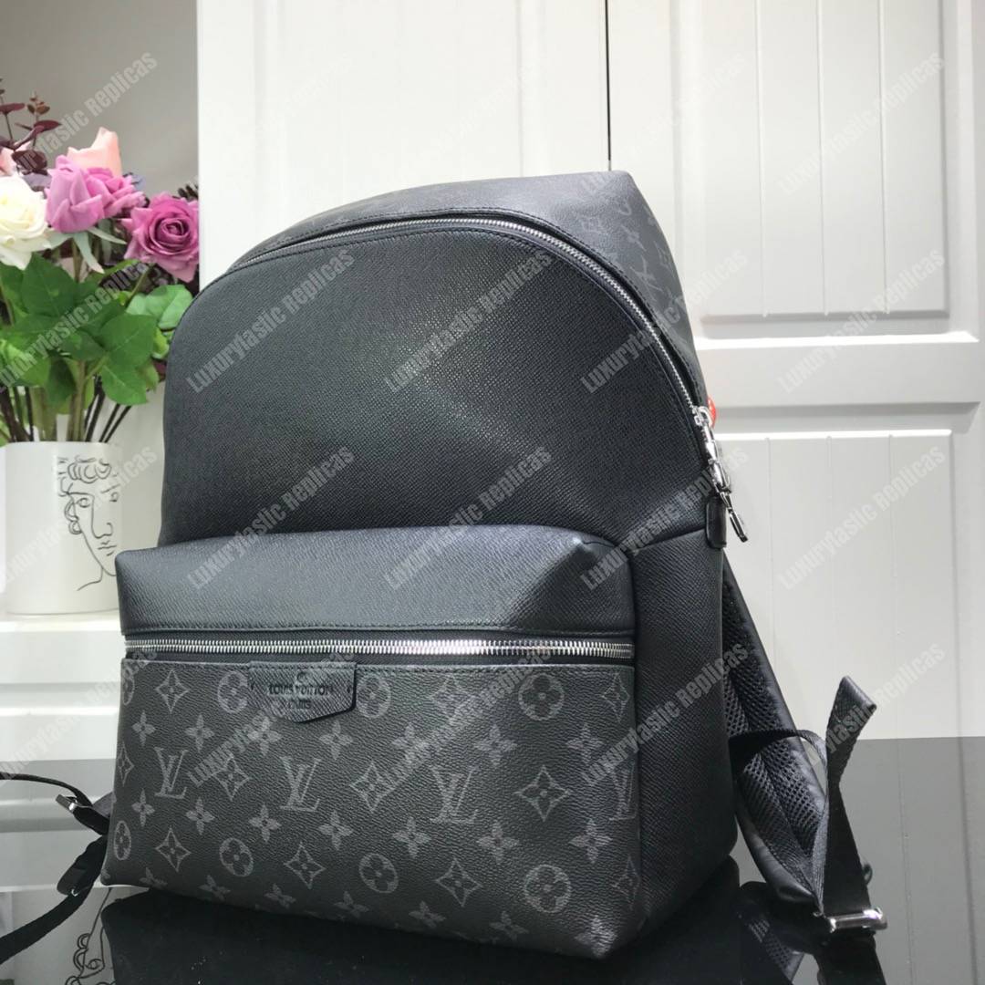 LV Discovery Backpack PM Taiga Leather Monogram Noir