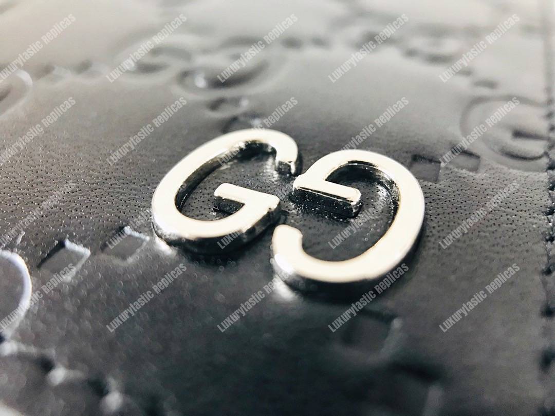 G*u*i signature long wallet with metal gg