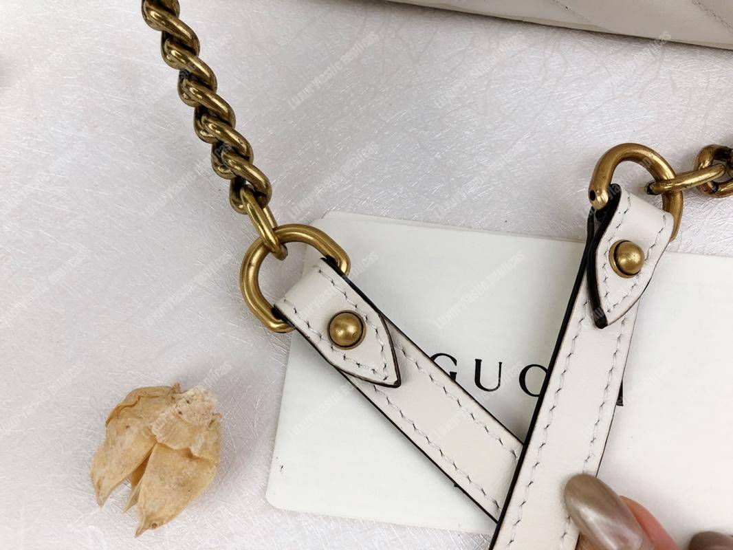 G*u*i gg marmont matelassé mini bag white