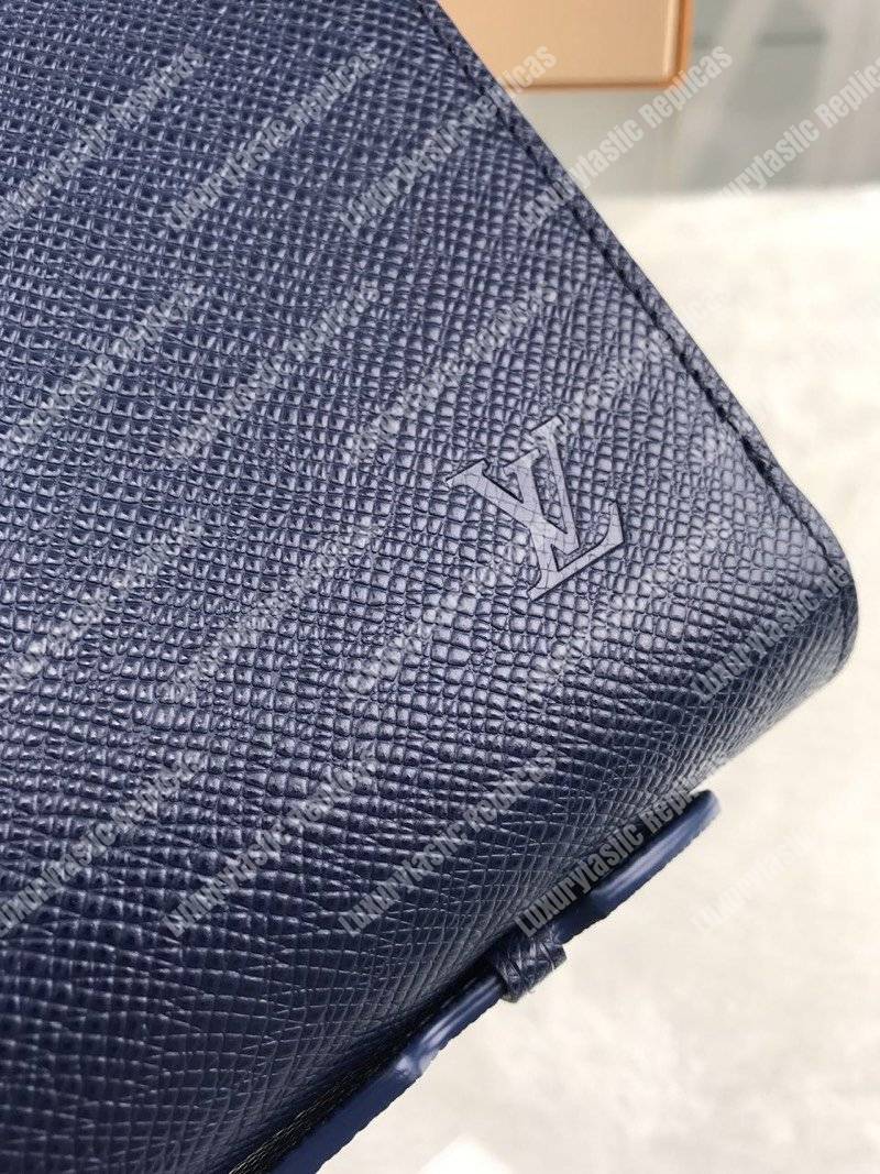 LV Zippy XL Wallet Taiga Bleu Marine