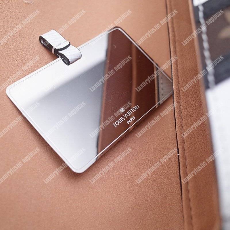 LV Twist MM Epi Leather V Signature Blanc