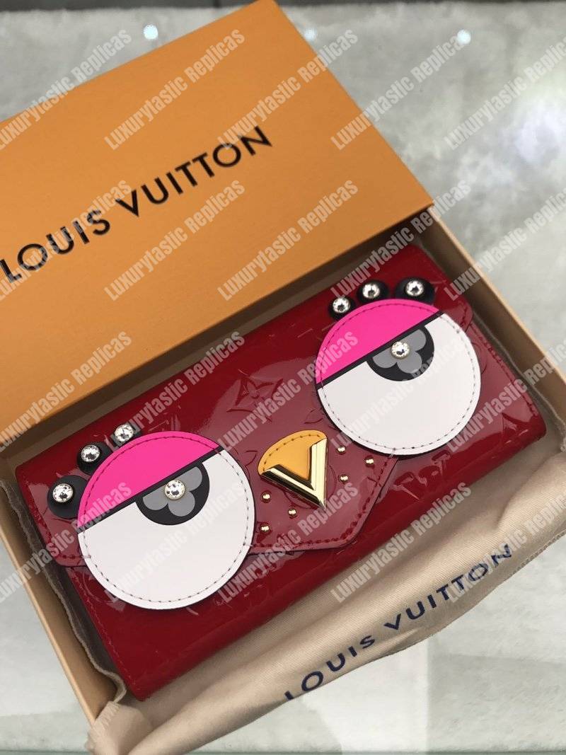 LV Sarah Wallet Vernis Cerise Lovely Birds
