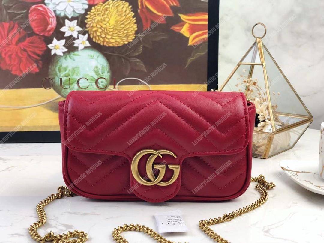 G*u*i gg marmont matelassé super mini bag red