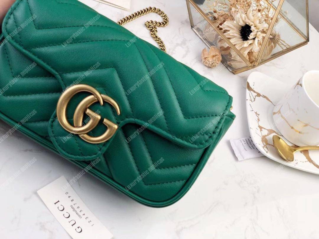 G*u*i gg marmont matelassé super mini bag green