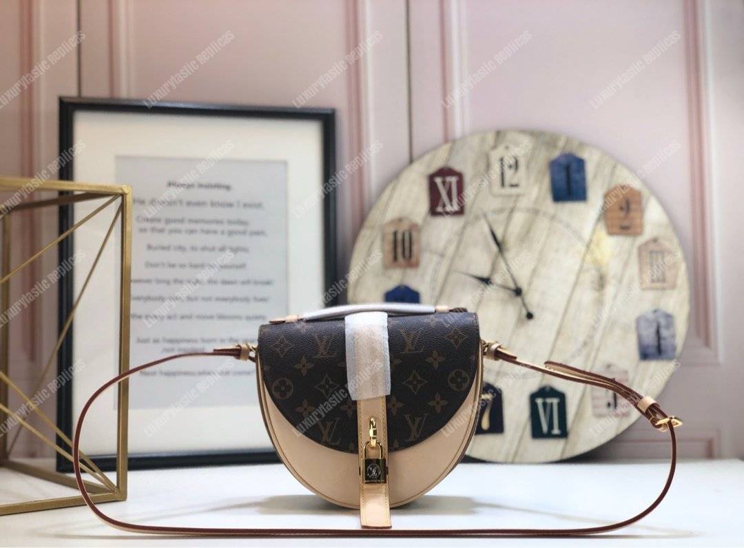 LV Chantilly Lock Monogram Creme