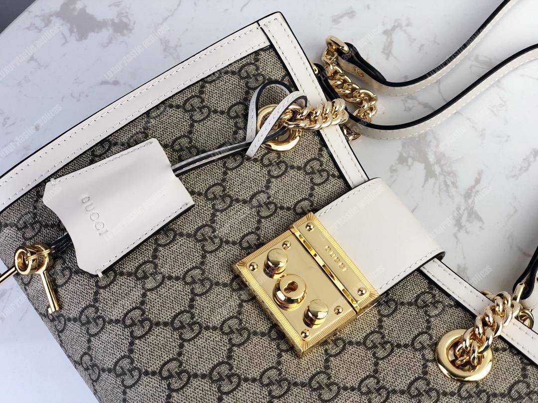 G*u*i padlock small shoulder bag white