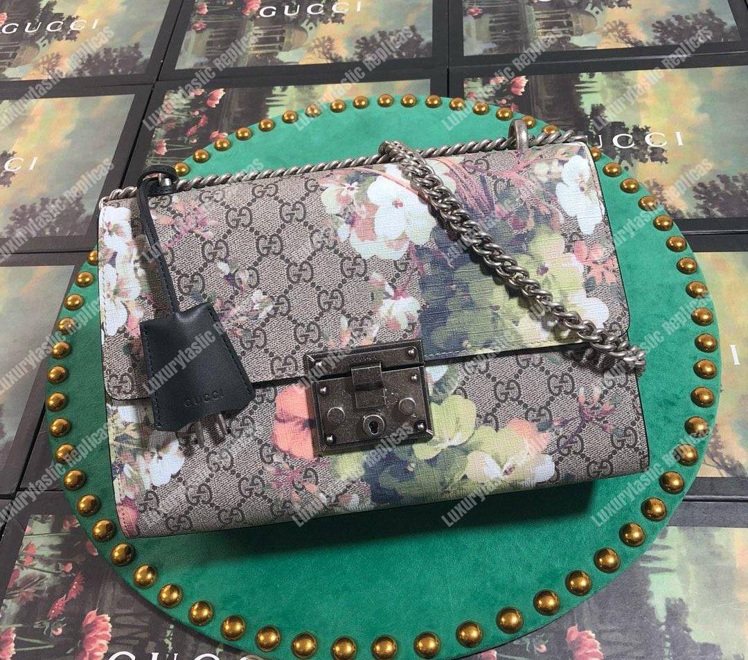 G*u*i padlock medium gg sup*e shoulder bag white blooms