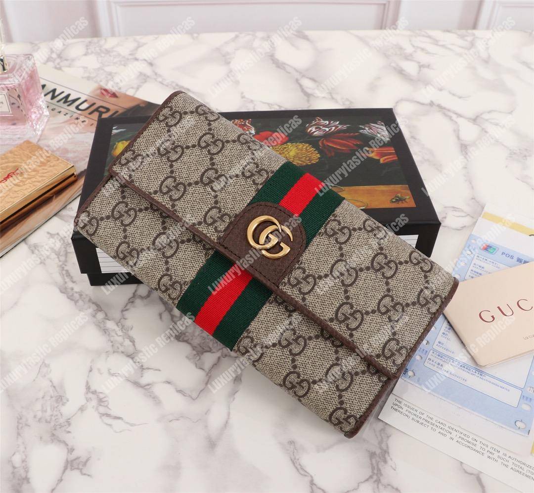 G*u*i gg continental wallet with three little pigs