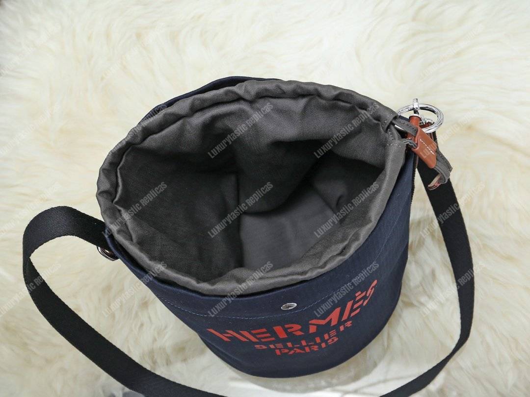 H**mes grooming bag black palladium-plated hardware