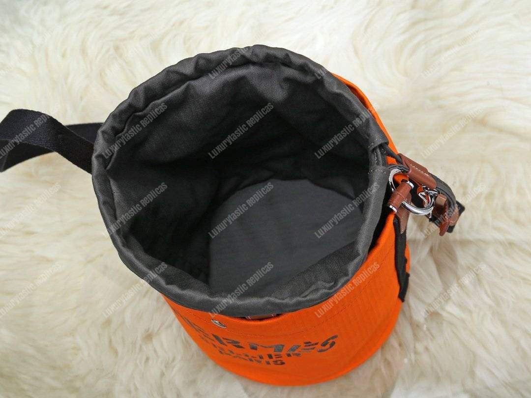 H**mes grooming bag orange palladium-plated hardware