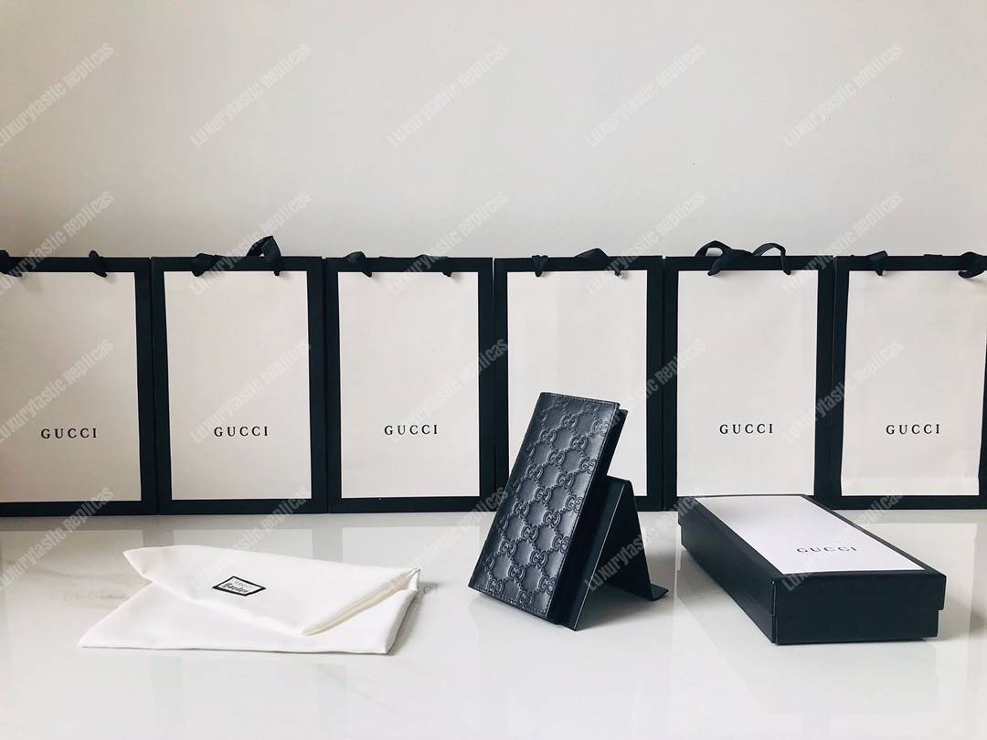 G*u*i signature long wallet