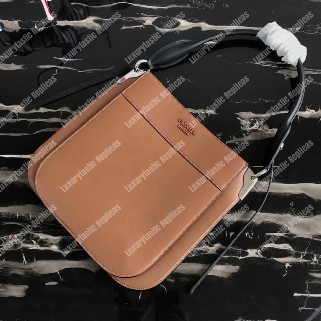 Pra*a margit leather shoulder bag brown