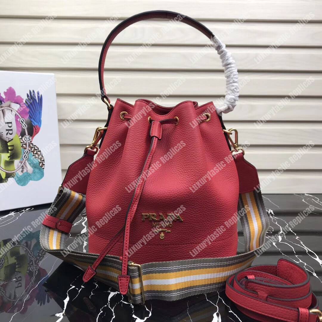 Pra*a leather bucket bag red