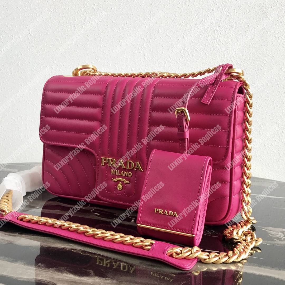 Pra*a diagramme medium leather bag fuchsia
