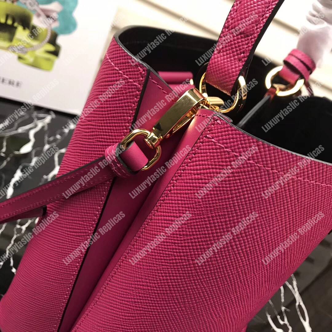 Pra*a panier medium bag dark pink