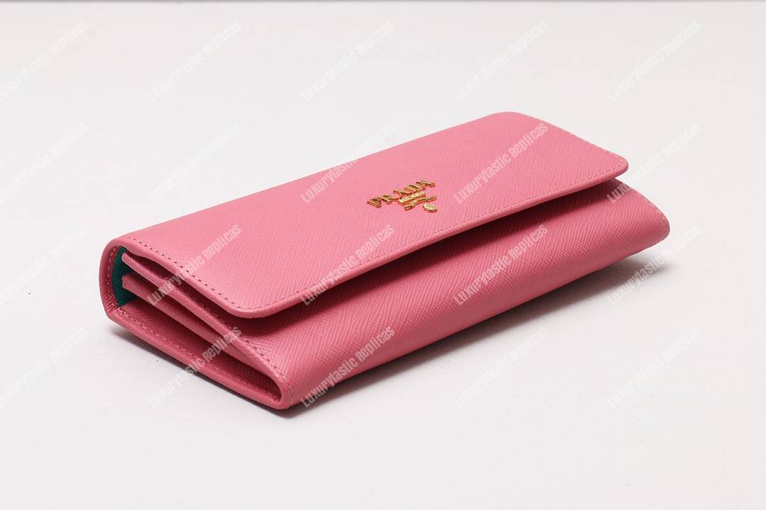 Pra*a leather wallet pink