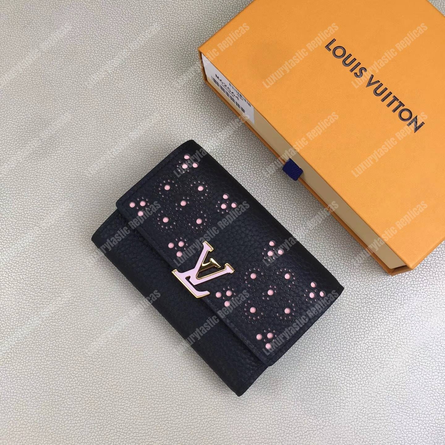LV Compact Wallet Taurillion Leather Noir