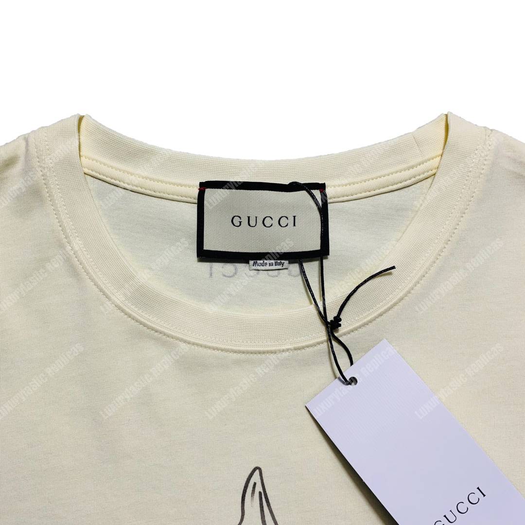 G*u*i flying pig print t-shirt cream