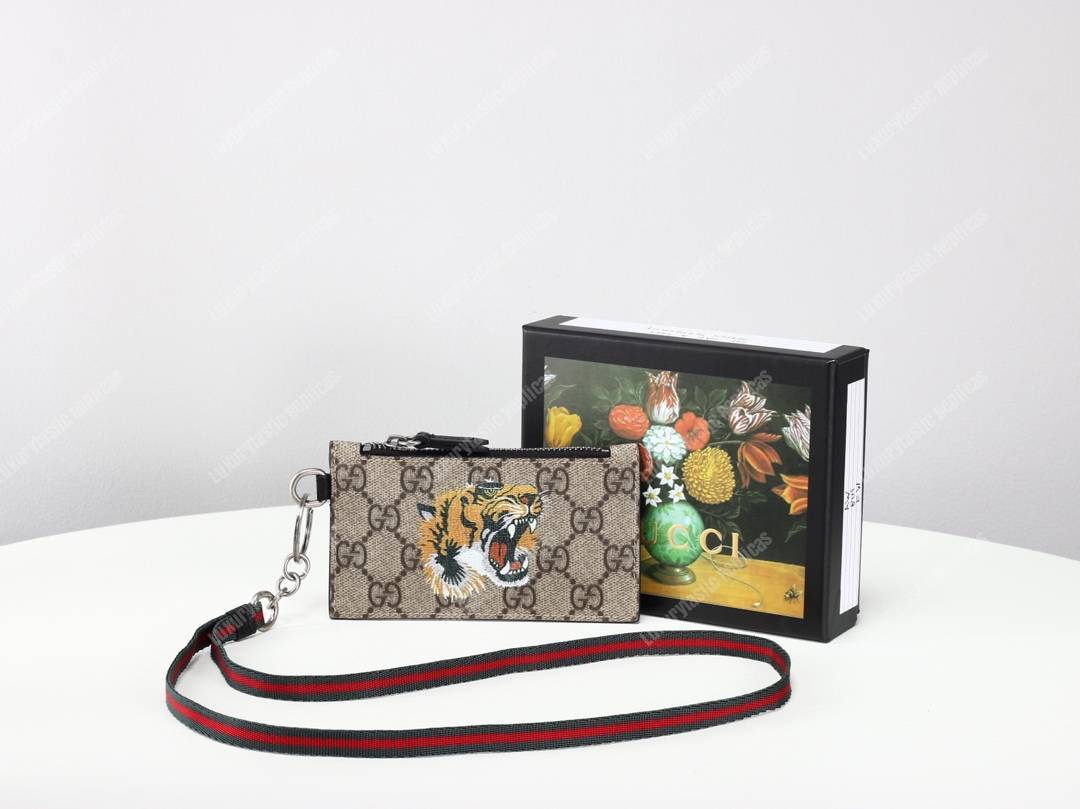 G*u*i tiger print gg sup*e card case keychain strap
