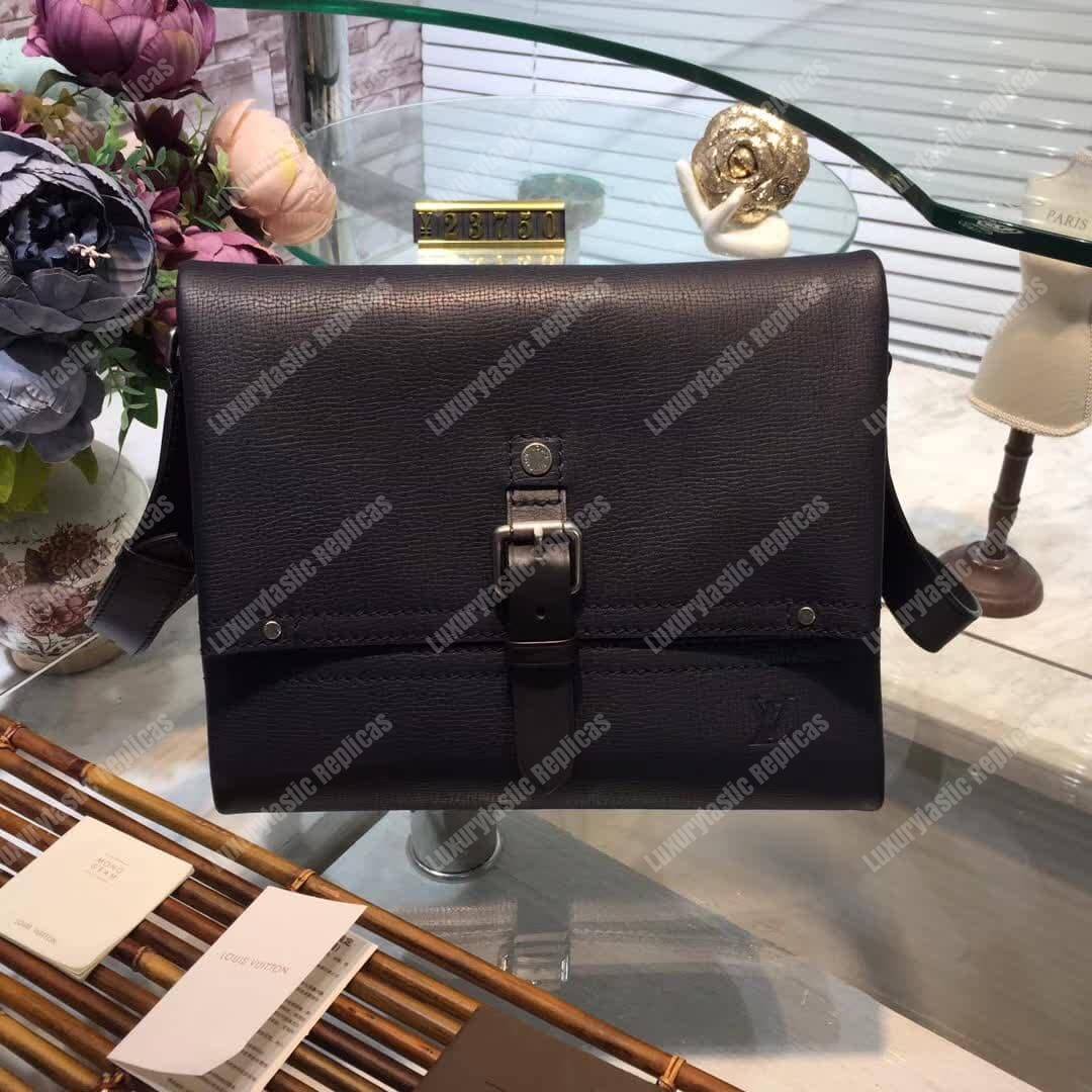 LV Canyon Messenger PM Utah Leather Bleu Marine