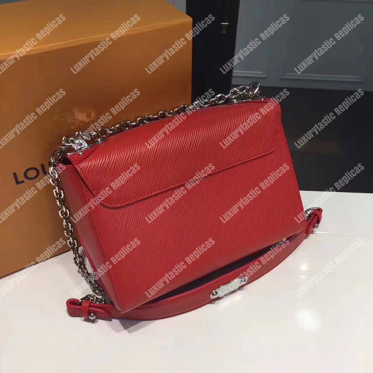Twist MM Bag Epi Leather Red