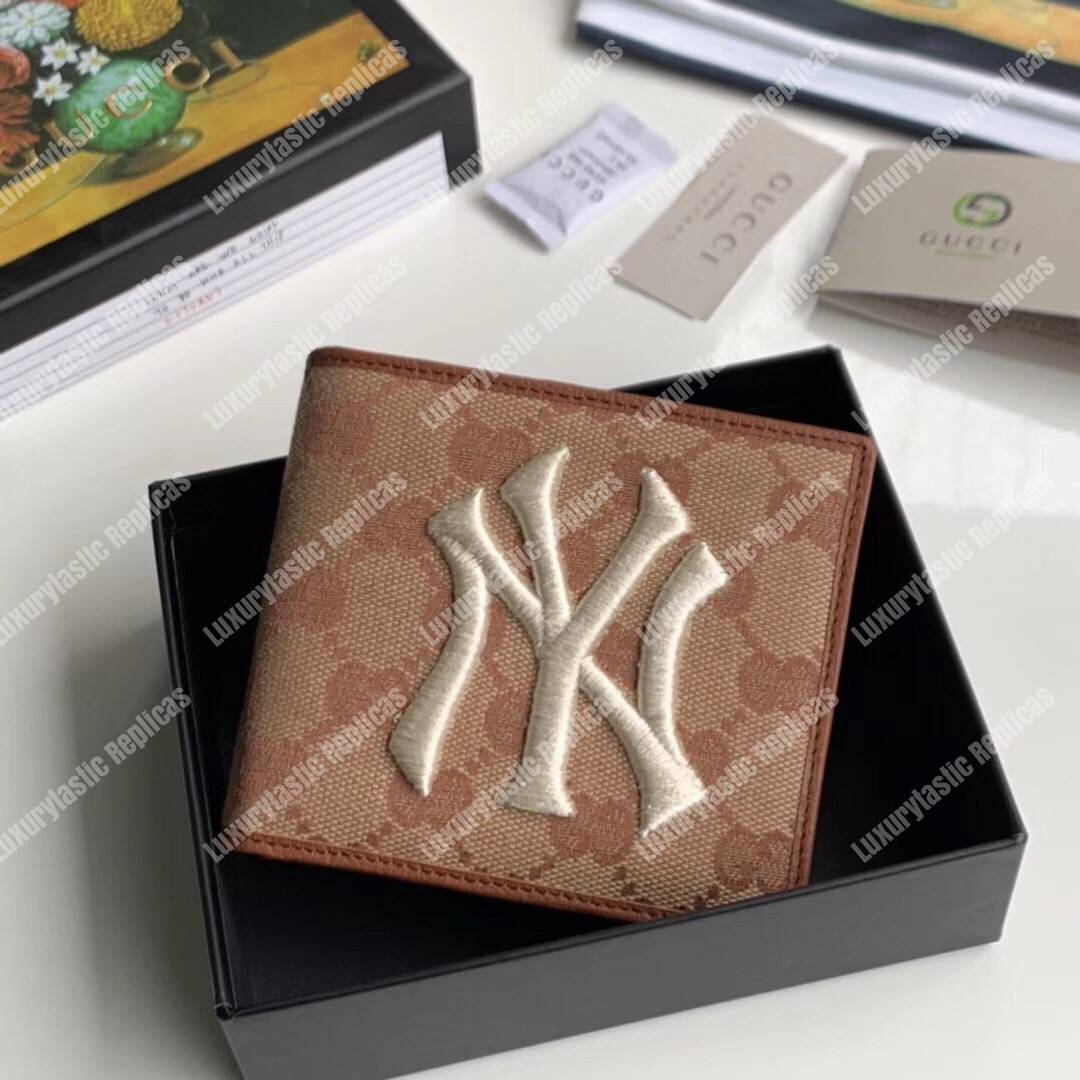 G*u*i original gg canvas wallet with new york yankees patch™