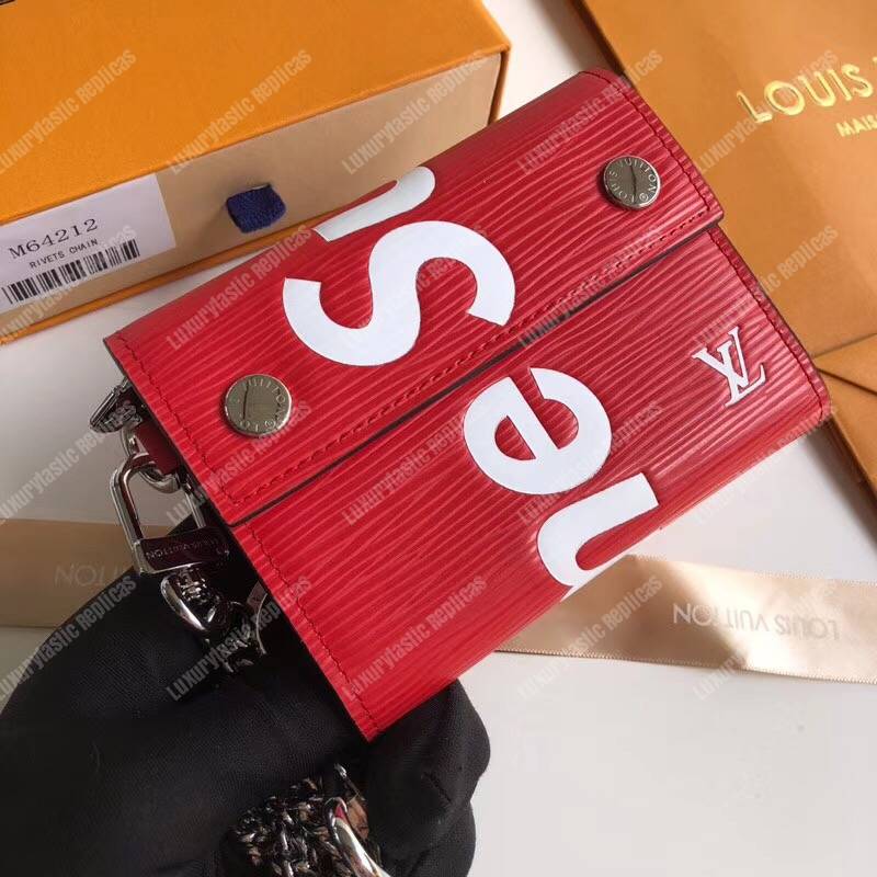 l**is V*t*n x sup*e rivets chain wallet epi canvas red