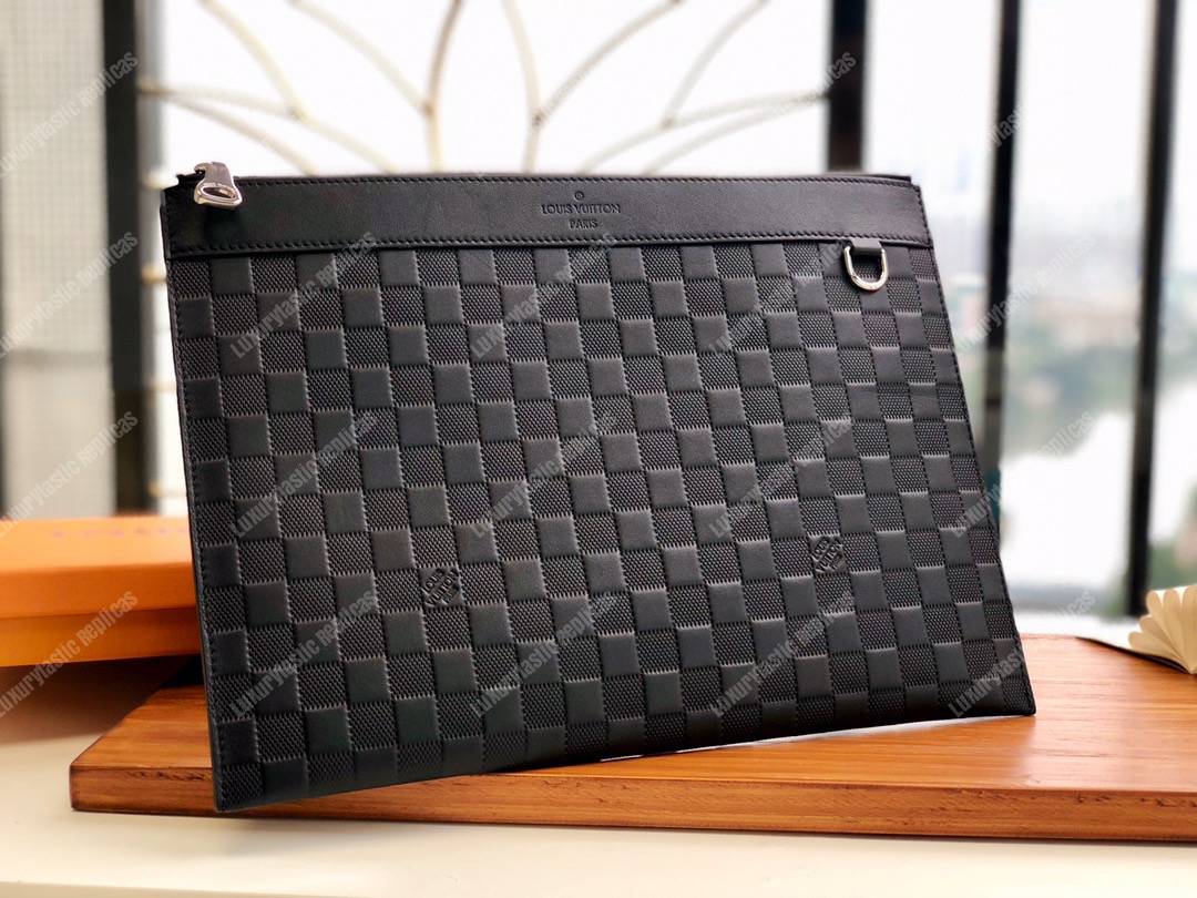 LV Discovery Pochette Damier Infini Black