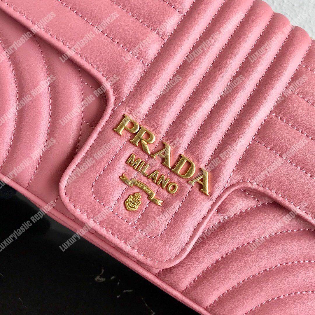 Pra*a diagramme medium leather bag pink