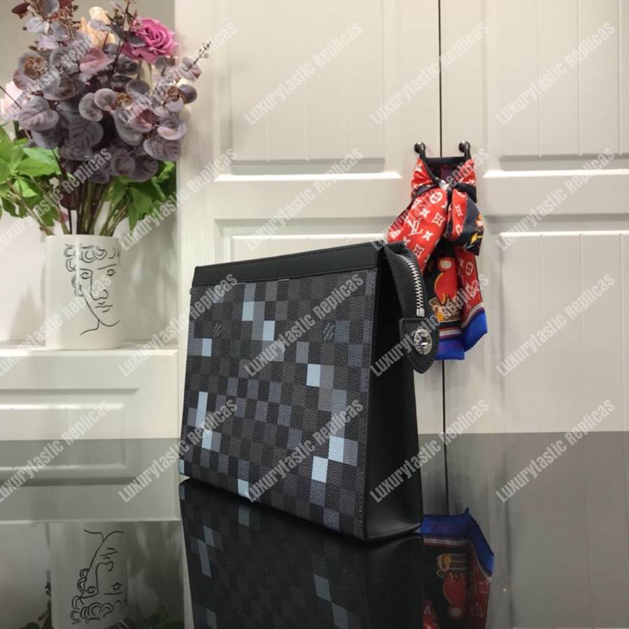 LV Pochette Voyage MM Damier Graphite Pixel