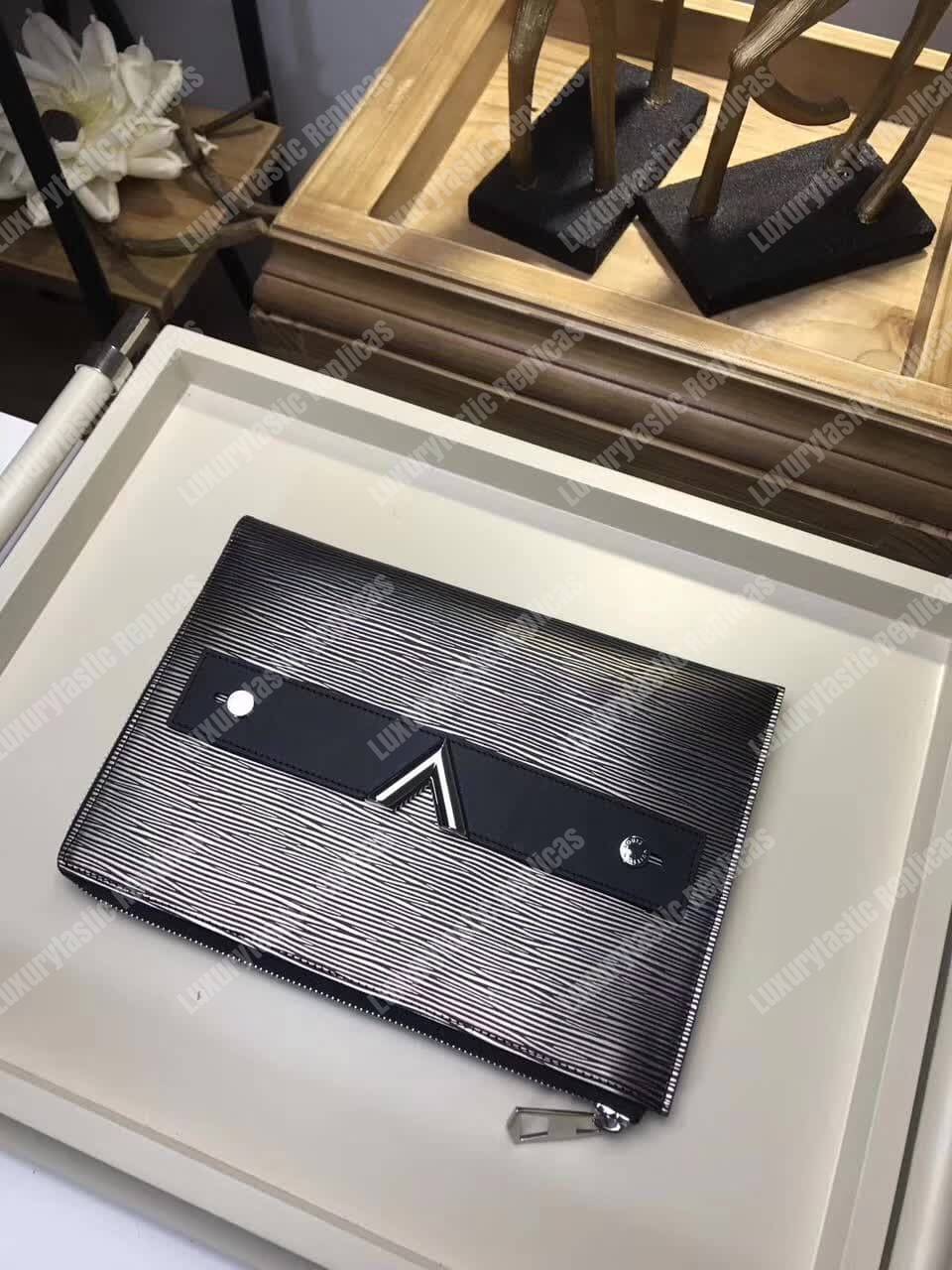 LV Pochette Essential V Epi Leather