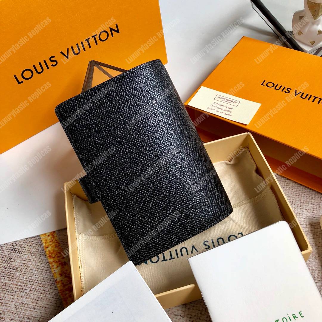 LV Small Ring Agenda Cover Taiga Leather